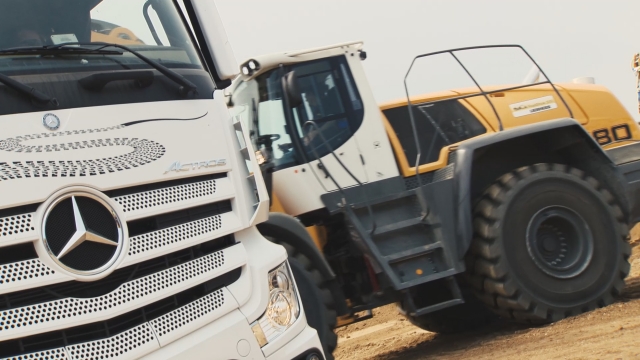 Společnost Liebherr otevřela nové logistické centrum v Oberopfingenu