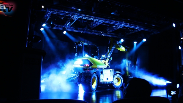 JCB Hydradig – revoluční stroj s fantastickými vlastnostmi spatřil světlo světa!