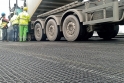 6 | Bezproblémová pokládka asfaltových vrstev a pojezd po instalované samoadhezní mříži GlasGrid