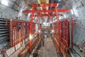 PERI MAXIMO bylo nasazeno při betonáži bočních stěn 3,2 km dlouhé vozovky. Dvoupatrový tunel nahrazuje zastaralý viadukt v Seattle, USA. 
