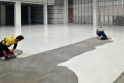 Prodejna JIP v Karlových Varech má novou litou podlahu ARTURO