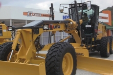 Ničivé zemětřesení v Japonsku dodávky strojů Komatsu do Evropy neovlivní