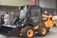 Smykem řízený nakladač JCB Power boom je nově k dostání na českém trhu
