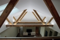 Dřevěné příhradové střešní vazníky a interiérové osvětlení
