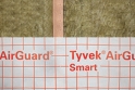 Parotěsná zábrana Tyvek® AirGuard® Smart se dokáže přizpůsobit změnám vlhkosti