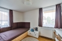 Malý mezonetový byt v Praze – Podolí ukrývá zajímavá řešení interiéru