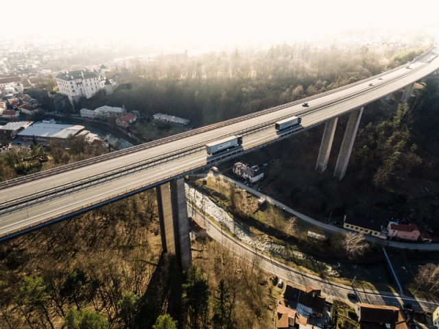 Most Vysočina u Velkého Meziříčí tvoří jednu z technicky nejpozoruhodnějších součástí dálnice D1
