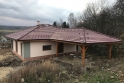 Střecha na rodinném domě ve Varnsdorfu s krytinou Stodo 12, glazura kaštanově hnědá