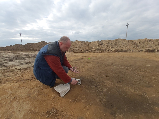 V nově vznikajícím úseku dálnice D55 již archeologové našli artefakty i z dalších období, například z neolitu.