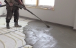 Realizace lité samonivelační cementové podlahy ZAPA SLIM na podlahové vytápění v RD