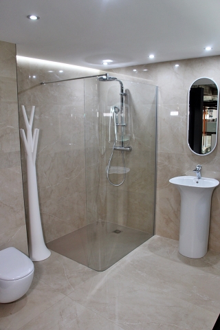 Koupelnové studio Elements Zlín- sprchový kout s vaničkou od firmy RAK Ceramics