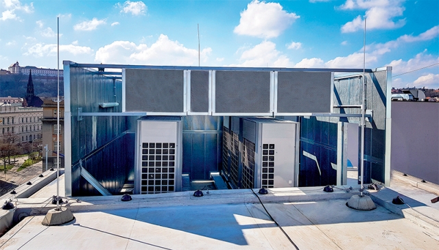 Odhlučnění tepelných čerpadel, klimatizačních a chladicích jednotek na střechách budov