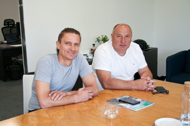 Jednatelé společnosti Vibrobeton, s.r.o. - Ing. Petr Glos (vlevo) a Pavel Blažej