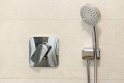 Sprchová baterie Kludi je podomítková. Ruční sprcha Vigour umožňuje tři režimy sprchování.