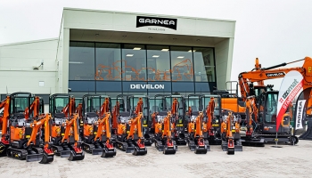 Půjčovny IZOMAT stavebniny rozšiřují portfolio o 60 moderních strojů DEVELON