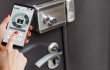 Místo klíčů chytrý telefon: Stavební veletrh FOR ARCH ukáže technologie bezpečnosti dveří