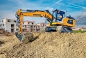 Světová premiéra první plně bateriové verze pásového rypadla R 920 G8-E, které poskytovalo stejný výkon jako dieselový model, přitom však pracovalo tiše a bez lokálních emisí – ideální pro městské stavby nebo tunely.