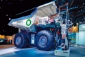 Bateriový systém autonomního pevného dumperu T 264, vyvinutý se zaměřením na zelené technologie, umožňoval jak statické nabíjení robotickým ramenem, tak dynamické dobíjení za jízdy přes sběrač napájecího vedení.