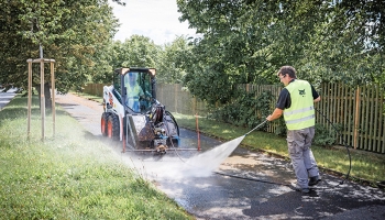 Bobcat rozšiřuje nabídku strojů určených pro letní úklidové práce a údržbu