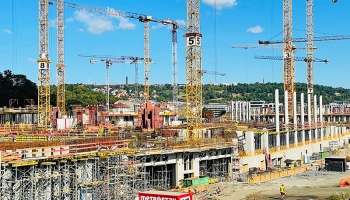 Podchody, nové nástupiště i lávka přes koleje: proměna nádraží Smíchov pokračuje