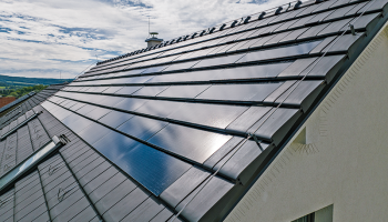 Nový standard pro střechy budoucnosti: Wevolt X-Tile kombinuje fotovoltaiku s krytinou