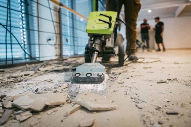 Wolff RamHammer, specialista nejen na starou dlažbu