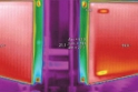 Ohřívání klasického deskového radiátoru
(vlevo přední strana, vpravo zadní strana)