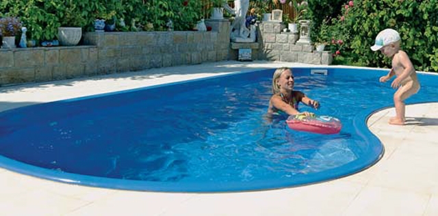 Jak postupovat při výběru venkovního bazénu - sklolaminátové bazény